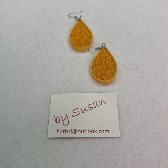 Handmade Quilled Earrings. $8 a pair. - Picture 3 of 6